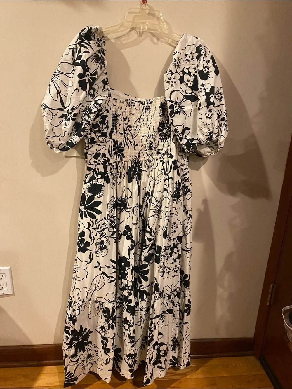 Abercrombie & Fitch Emerson floral midi dress with puff sleeves in black/white